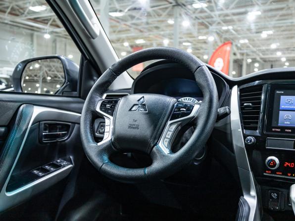 Mitsubishi Montero Sport III Рестайлинг с пробегом 2022 года, цена 3 700 000 рублей, 52419 км, внедорожник, Автокод Объявления