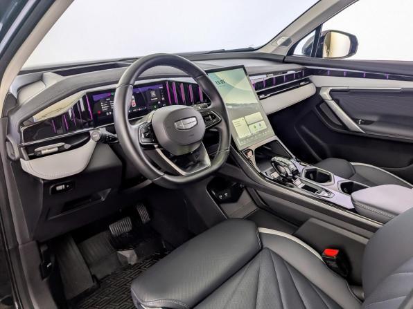 Geely Atlas II с пробегом 2024 года, цена 3 050 000 рублей, 14460 км, внедорожник, Автокод Объявления