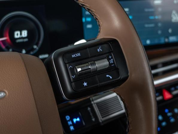 Hyundai Santa Fe IV Рестайлинг с пробегом 2023 года, цена 4 400 000 рублей, 42544 км, внедорожник, Автокод Объявления