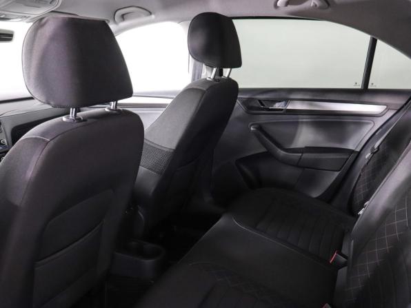 Skoda Rapid I Рестайлинг с пробегом 2019 года, цена 1 427 000 рублей, 82670 км, лифтбек, Автокод Объявления