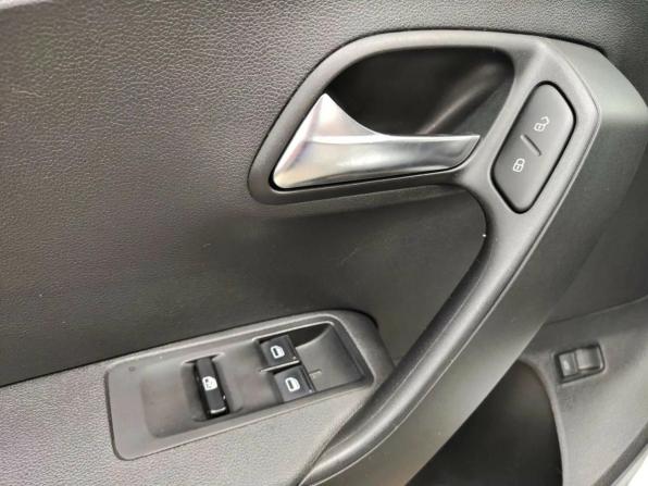 Volkswagen Polo V Рестайлинг с пробегом 2018 года, цена 1 000 130 рублей, 158998 км, седан, Автокод Объявления