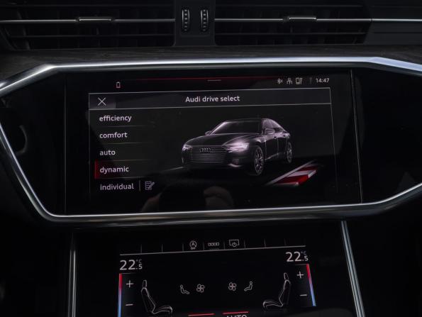 Audi A6 V (C8) Рестайлинг с пробегом 2023 года, цена 5 528 000 рублей, 17500 км, седан, Автокод Объявления