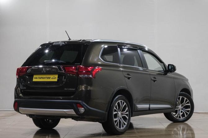 Mitsubishi Outlander III Рестайлинг 2 с пробегом 2015 года, цена 2 049 000 рублей, 166420 км, внедорожник, Автокод Объявления