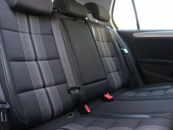 Volkswagen Golf VI с пробегом 2012 года, цена 950 000 рублей, 118017 км, хэтчбек, Автокод Объявления