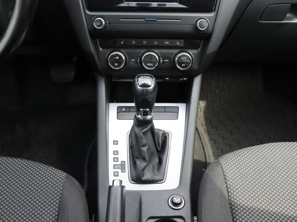 Skoda Octavia III (A7) с пробегом 2016 года, цена 1 269 000 рублей, 208000 км, лифтбек, Автокод Объявления