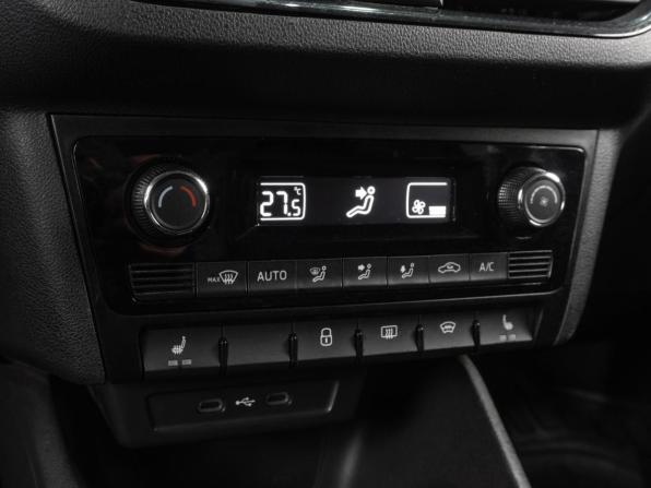 Volkswagen Polo V Рестайлинг с пробегом 2020 года, цена 1 569 000 рублей, 55368 км, седан, Автокод Объявления
