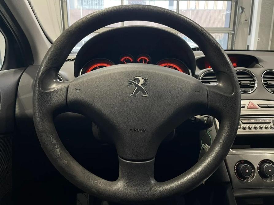 Peugeot 408 I Москва  - изображение 14