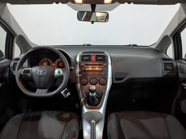 Toyota Auris I Рестайлинг с пробегом 2010 года, цена 1 200 000 рублей, 72602 км, хэтчбек, Автокод Объявления