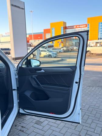 Volkswagen Tiguan II Рестайлинг с пробегом 2021 года, цена 4 050 000 рублей, 97300 км, внедорожник, Автокод Объявления