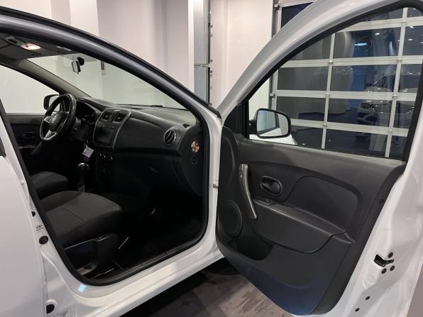 Renault Logan II Рестайлинг с пробегом 2020 года, цена 1 050 000 рублей, 82714 км, седан, Автокод Объявления