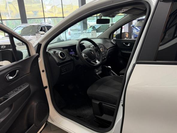 Renault Kaptur I Рестайлинг с пробегом 2021 года, цена 1 699 000 рублей, 65000 км, внедорожник, Автокод Объявления