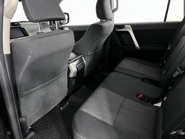 Toyota Land Cruiser Prado 150 Series Рестайлинг 2 с пробегом 2018 года, цена 5 300 000 рублей, 94467 км, внедорожник, Автокод Объявления