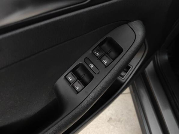 Volkswagen Jetta VI с пробегом 2013 года, цена 939 000 рублей, 180047 км, седан, Автокод Объявления