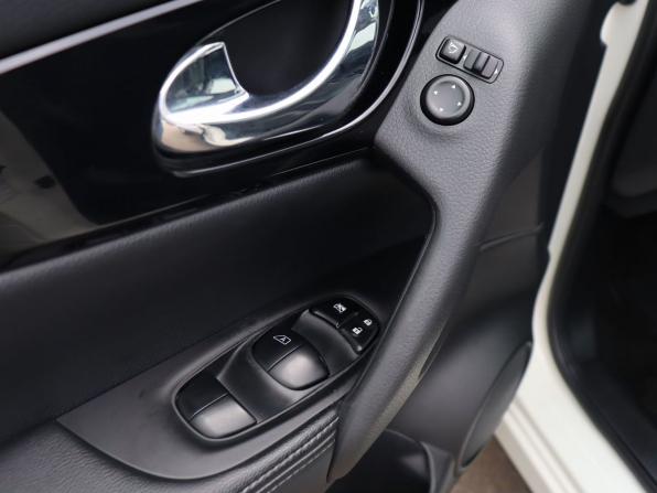 Nissan Qashqai II с пробегом 2017 года, цена 1 625 000 рублей, 80953 км, внедорожник, Автокод Объявления