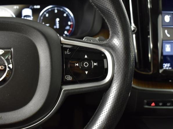 Volvo XC60 II с пробегом 2018 года, цена 3 299 900 рублей, 194759 км, внедорожник, Автокод Объявления