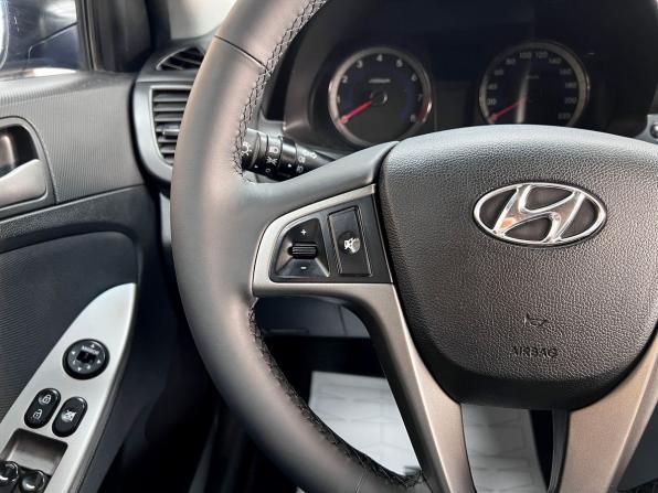 Hyundai Solaris I Рестайлинг с пробегом 2015 года, цена 890 000 рублей, 225611 км, седан, Автокод Объявления