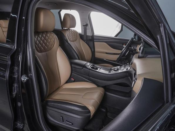 Hyundai Santa Fe IV Рестайлинг с пробегом 2023 года, цена 4 570 000 рублей, 31460 км, внедорожник, Автокод Объявления