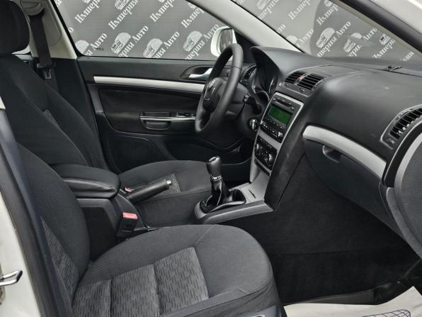 Skoda Octavia II (A5) Рестайлинг с пробегом 2012 года, цена 720 000 рублей, 228000 км, лифтбек, Автокод Объявления