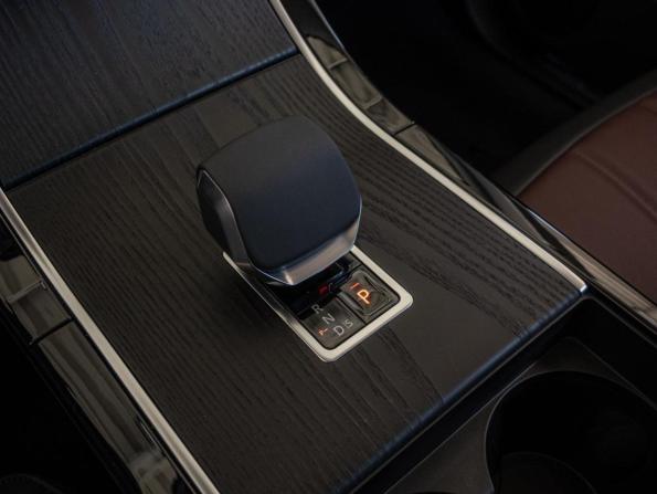 Land Rover Range Rover Evoque II Рестайлинг с пробегом 2025 года, цена 5 850 000 рублей, 65 км, внедорожник, Автокод Объявления