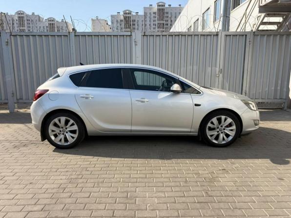 Opel Astra J с пробегом 2010 года, цена 599 000 рублей, 281832 км, хэтчбек, Автокод Объявления
