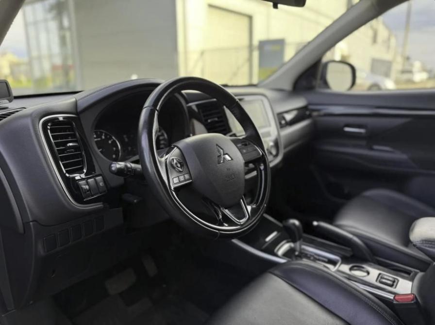 Mitsubishi Outlander III Рестайлинг 3 Ставрополь  - изображение 14