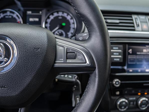 Skoda Octavia III (A7) Рестайлинг с пробегом 2018 года, цена 1 805 000 рублей, 124098 км, лифтбек, Автокод Объявления