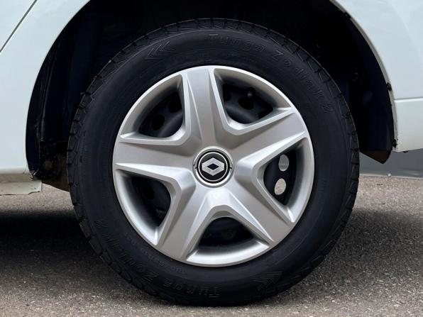 Renault Logan II Рестайлинг с пробегом 2019 года, цена 719 700 рублей, 125571 км, седан, Автокод Объявления