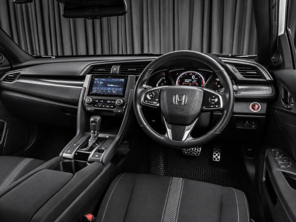 Honda Civic X с пробегом 2018 года, цена 2 089 000 рублей, 106156 км, хэтчбек, Автокод Объявления