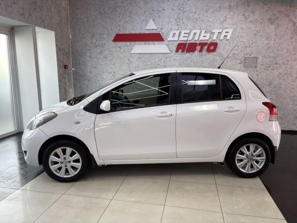 Toyota Yaris II Рестайлинг с пробегом 2010 года, цена 665 000 рублей, 97969 км, хэтчбек, Автокод Объявления