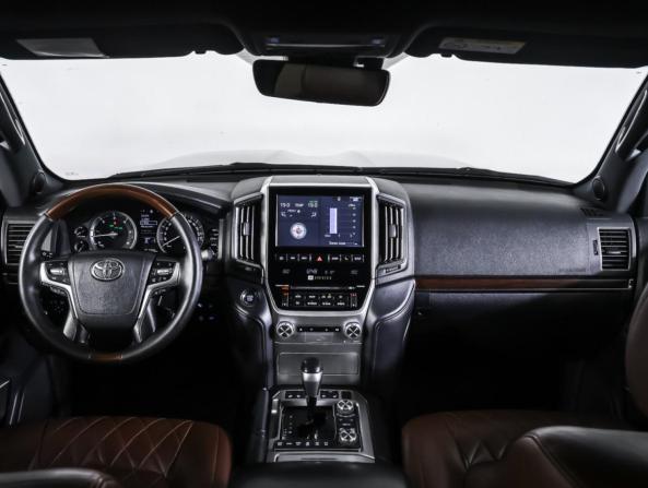 Toyota Land Cruiser 200 Series Рестайлинг 2 с пробегом 2016 года, цена 4 800 000 рублей, 260000 км, внедорожник, Автокод Объявления