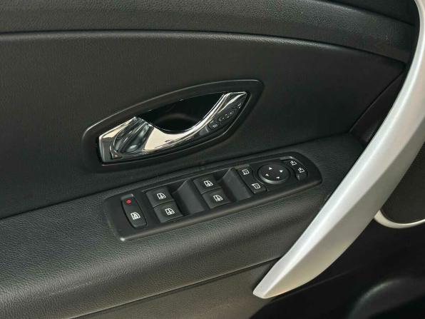 Renault Fluence I с пробегом 2012 года, цена 860 000 рублей, 82667 км, седан, Автокод Объявления