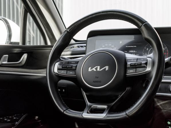 Kia K5 III с пробегом 2022 года, цена 2 510 000 рублей, 49722 км, седан, Автокод Объявления