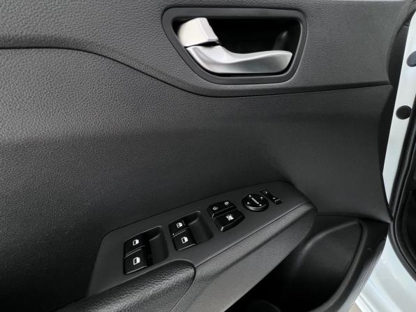 Hyundai Solaris II Рестайлинг с пробегом 2020 года, цена 1 320 000 рублей, 122780 км, седан, Автокод Объявления