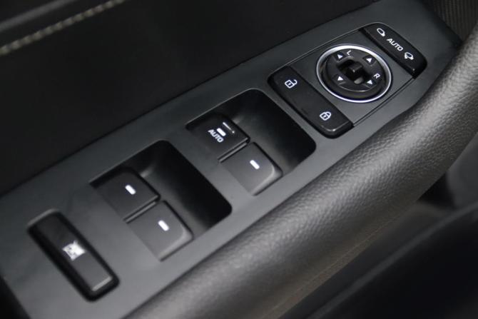 Hyundai Sonata VII (LF) Рестайлинг с пробегом 2019 года, цена 1 885 850 рублей, 93436 км, седан, Автокод Объявления