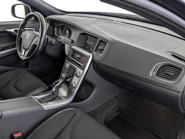 Volvo S60 II Рестайлинг с пробегом 2017 года, цена 2 150 000 рублей, 53376 км, седан, Автокод Объявления
