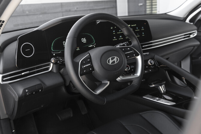 Hyundai Elantra VII (CN7) с пробегом 2024 года, цена 2 430 000 рублей, 960 км, седан, Автокод Объявления