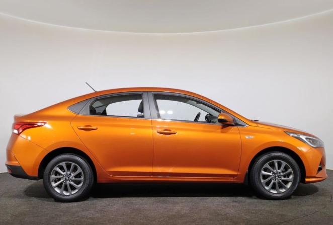 Hyundai Solaris II Рестайлинг с пробегом 2022 года, цена 1 800 000 рублей, 49150 км, седан, Автокод Объявления