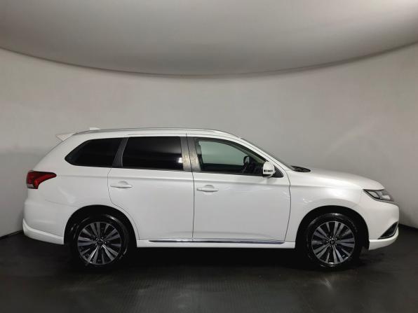 Mitsubishi Outlander III Рестайлинг 3 с пробегом 2022 года, цена 2 650 000 рублей, 11000 км, внедорожник, Автокод Объявления