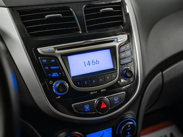 Hyundai Solaris I с пробегом 2012 года, цена 940 000 рублей, 135796 км, хэтчбек, Автокод Объявления