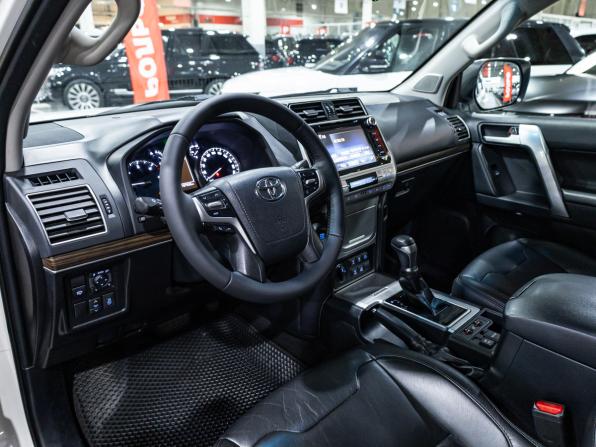 Toyota Land Cruiser Prado 150 Series Рестайлинг 2 с пробегом 2019 года, цена 4 599 700 рублей, 187635 км, внедорожник, Автокод Объявления