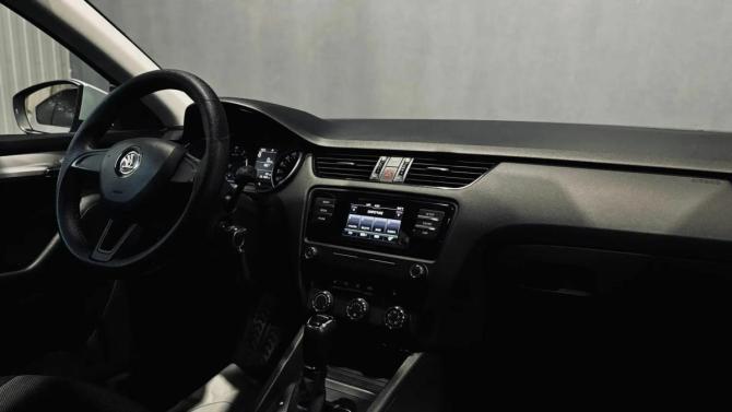 Skoda Octavia III (A7) с пробегом 2016 года, цена 1 020 000 рублей, 240000 км, лифтбек, Автокод Объявления
