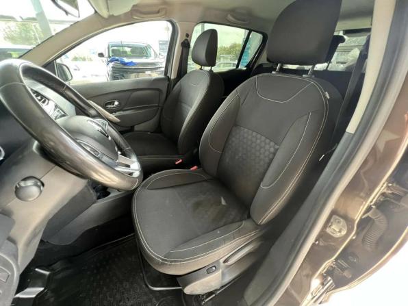 Renault Sandero II Рестайлинг с пробегом 2018 года, цена 845 000 рублей, 220012 км, хэтчбек, Автокод Объявления