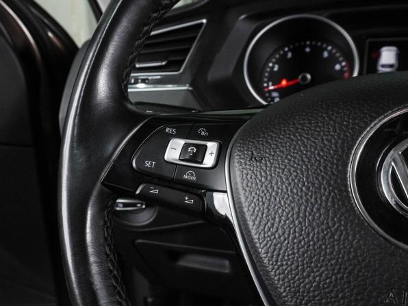 Volkswagen Tiguan II с пробегом 2018 года, цена 2 168 000 рублей, 157739 км, внедорожник, Автокод Объявления