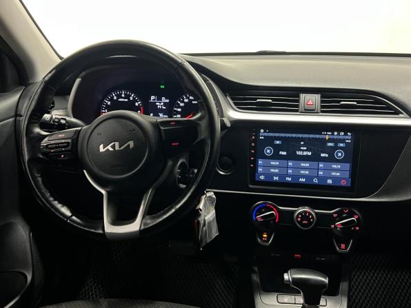 Kia Rio IV Рестайлинг с пробегом 2021 года, цена 1 680 000 рублей, 60000 км, седан, Автокод Объявления