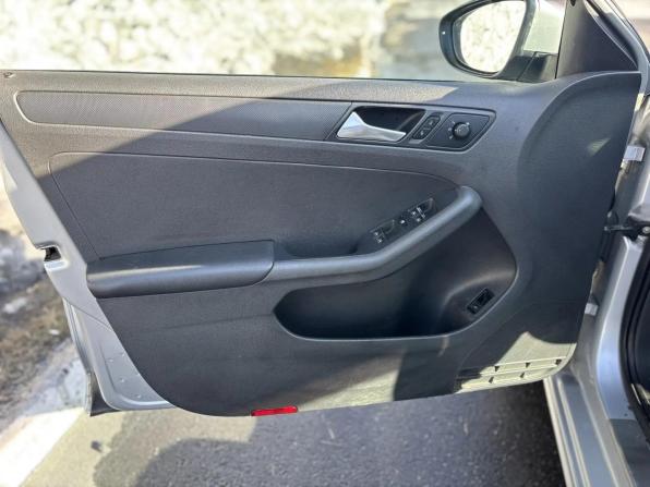 Volkswagen Jetta VI с пробегом 2013 года, цена 870 000 рублей, 305000 км, седан, Автокод Объявления
