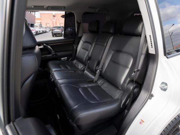 Toyota Land Cruiser 200 Series Рестайлинг 2 с пробегом 2017 года, цена 5 800 000 рублей, 197309 км, внедорожник, Автокод Объявления