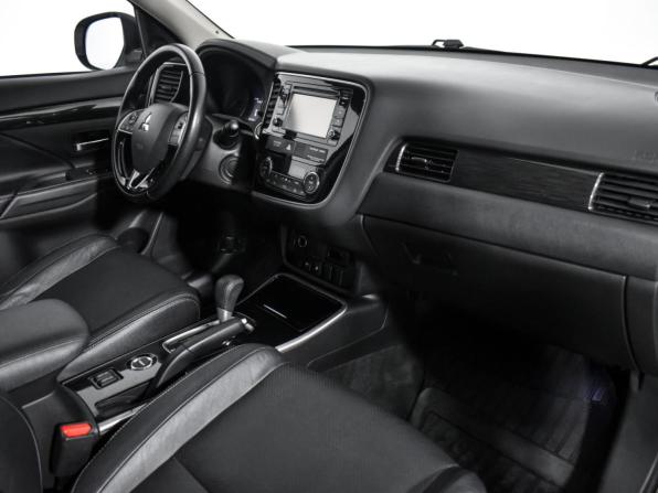 Mitsubishi Outlander III Рестайлинг 2 с пробегом 2017 года, цена 1 910 000 рублей, 93100 км, внедорожник, Автокод Объявления