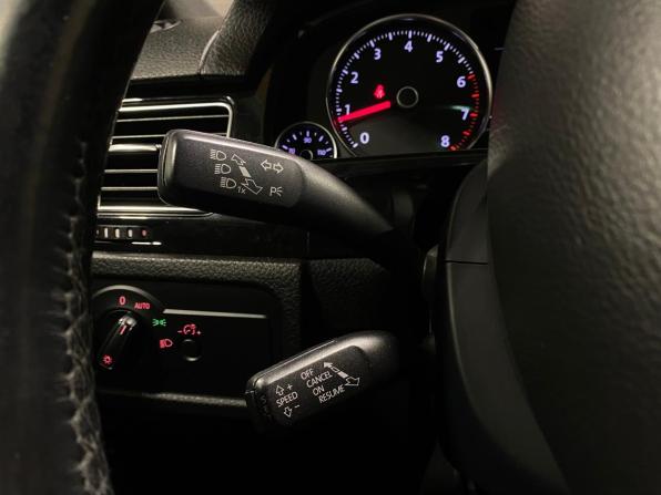 Volkswagen Touareg II с пробегом 2012 года, цена 1 855 000 рублей, 215225 км, внедорожник, Автокод Объявления