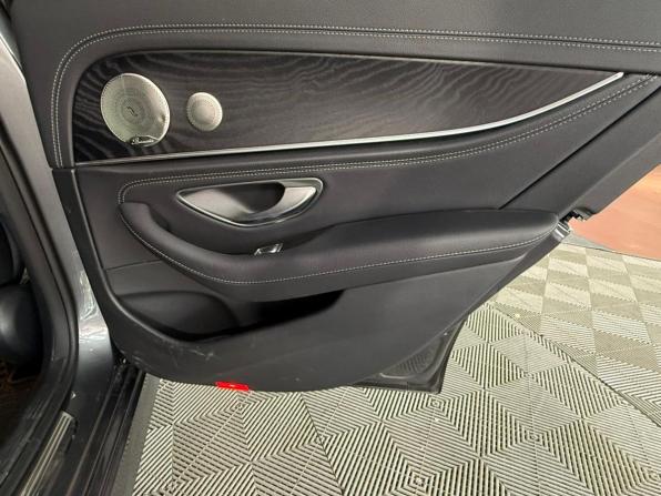 Mercedes-Benz E-Класс V (W213 S213 C238) Рестайлинг с пробегом 2021 года, цена 5 430 000 рублей, 63391 км, седан, Автокод Объявления