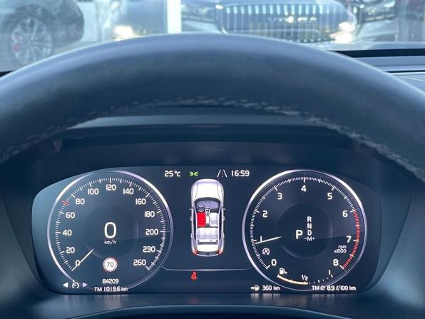 Volvo XC40 I с пробегом 2021 года, цена 2 590 000 рублей, 80000 км, внедорожник, Автокод Объявления